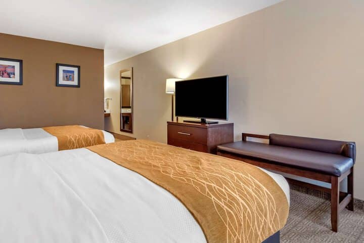 Room 32 of 83