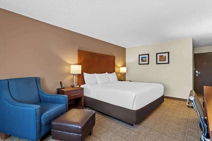 Room 40 of 83