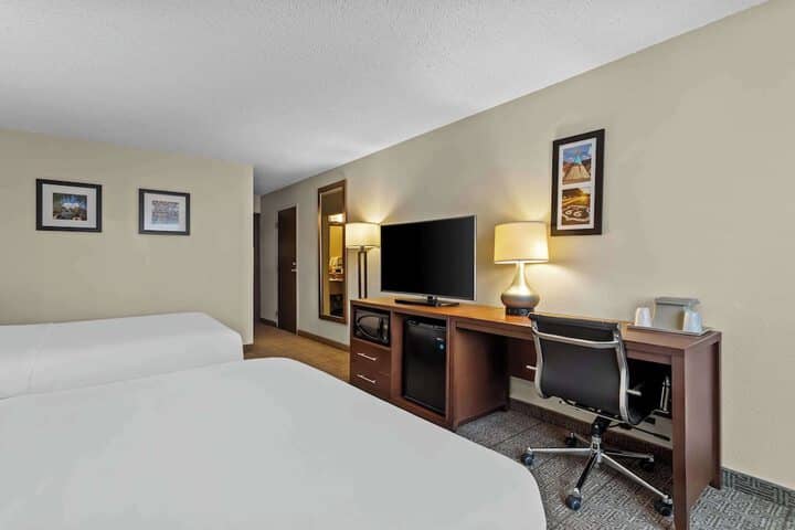 Room 43 of 83